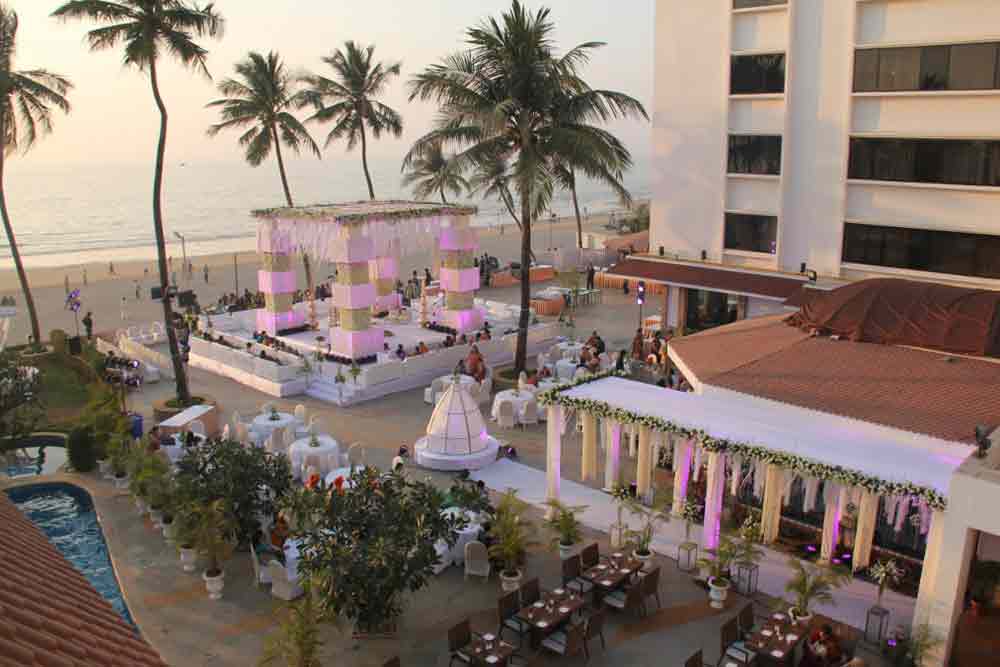 beach side restaurant in mumbai